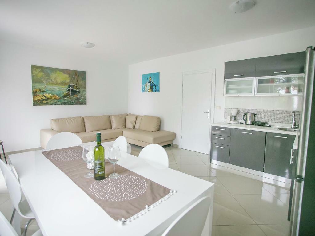 Sesar Apartments Krk - No. 3 Cvita Крк Экстерьер фото